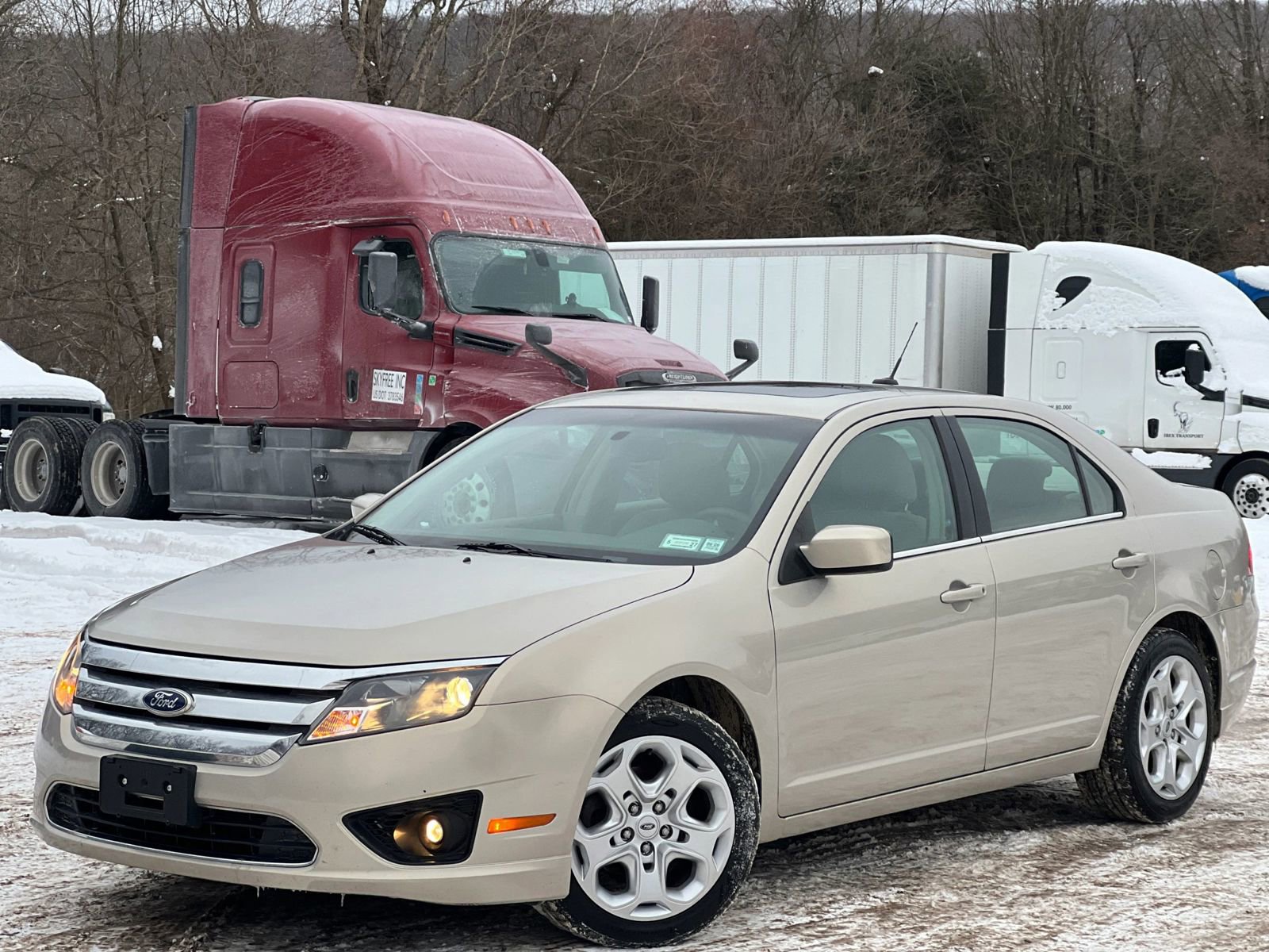 Used 2010 Ford Fusion SE image 2
