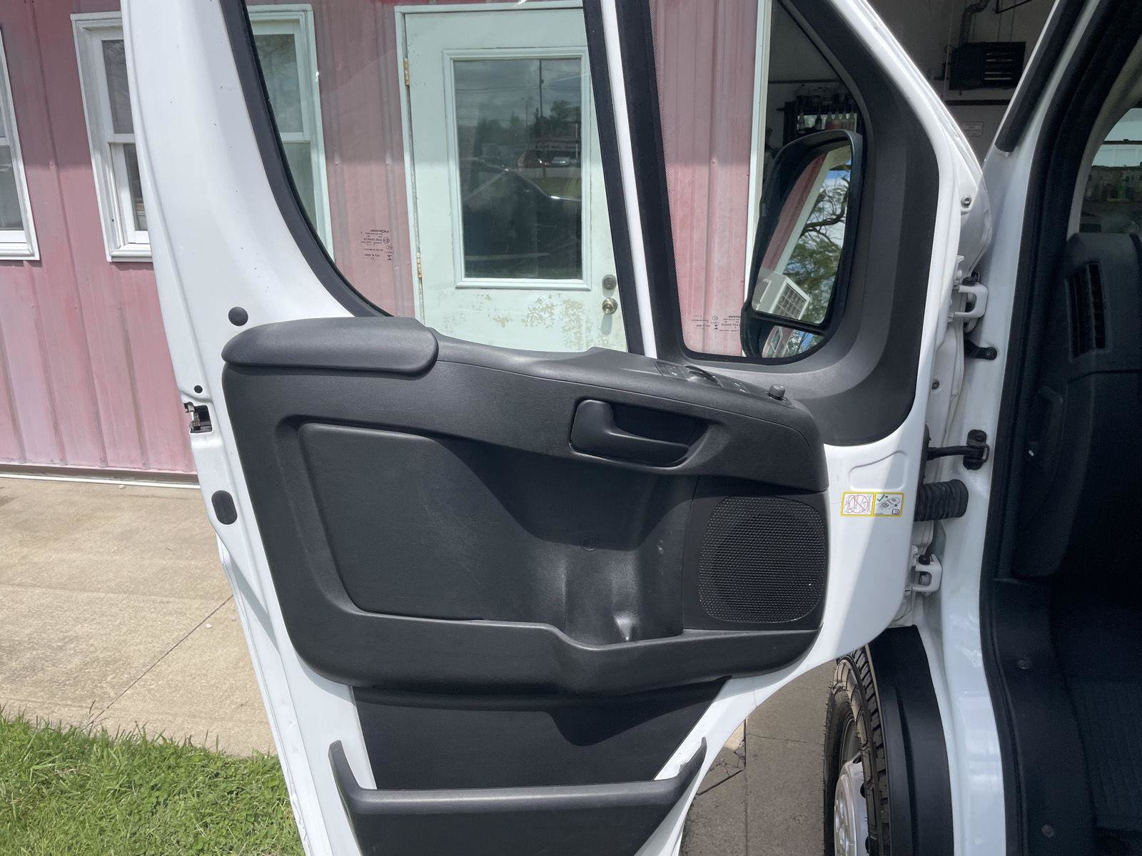 Used 2023 RAM ProMaster 2500 w/ Premium Appearance Group FWD image 12