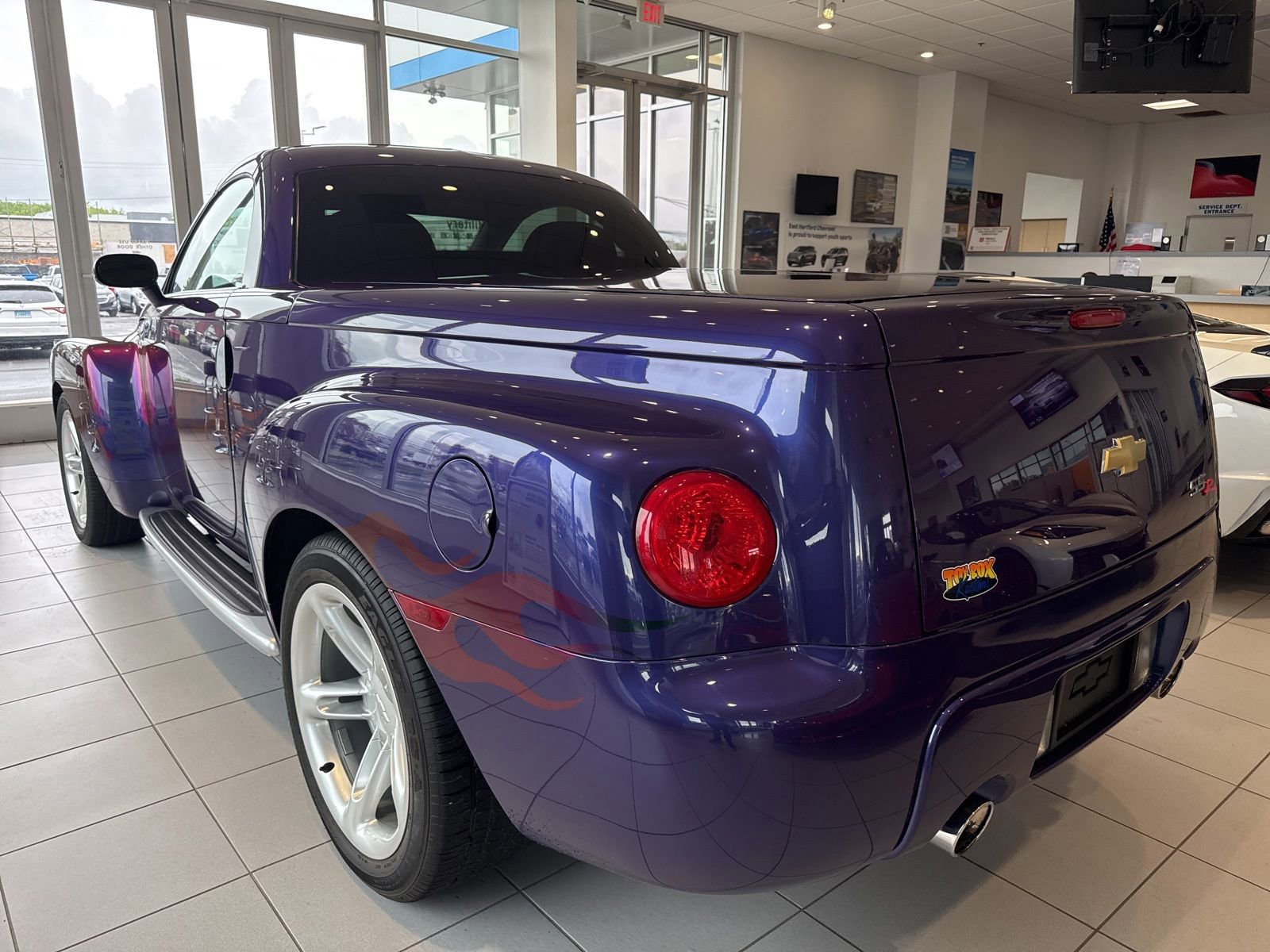 Used 2004 Chevrolet SSR w/ Preferred Equipment Group RWD image 6