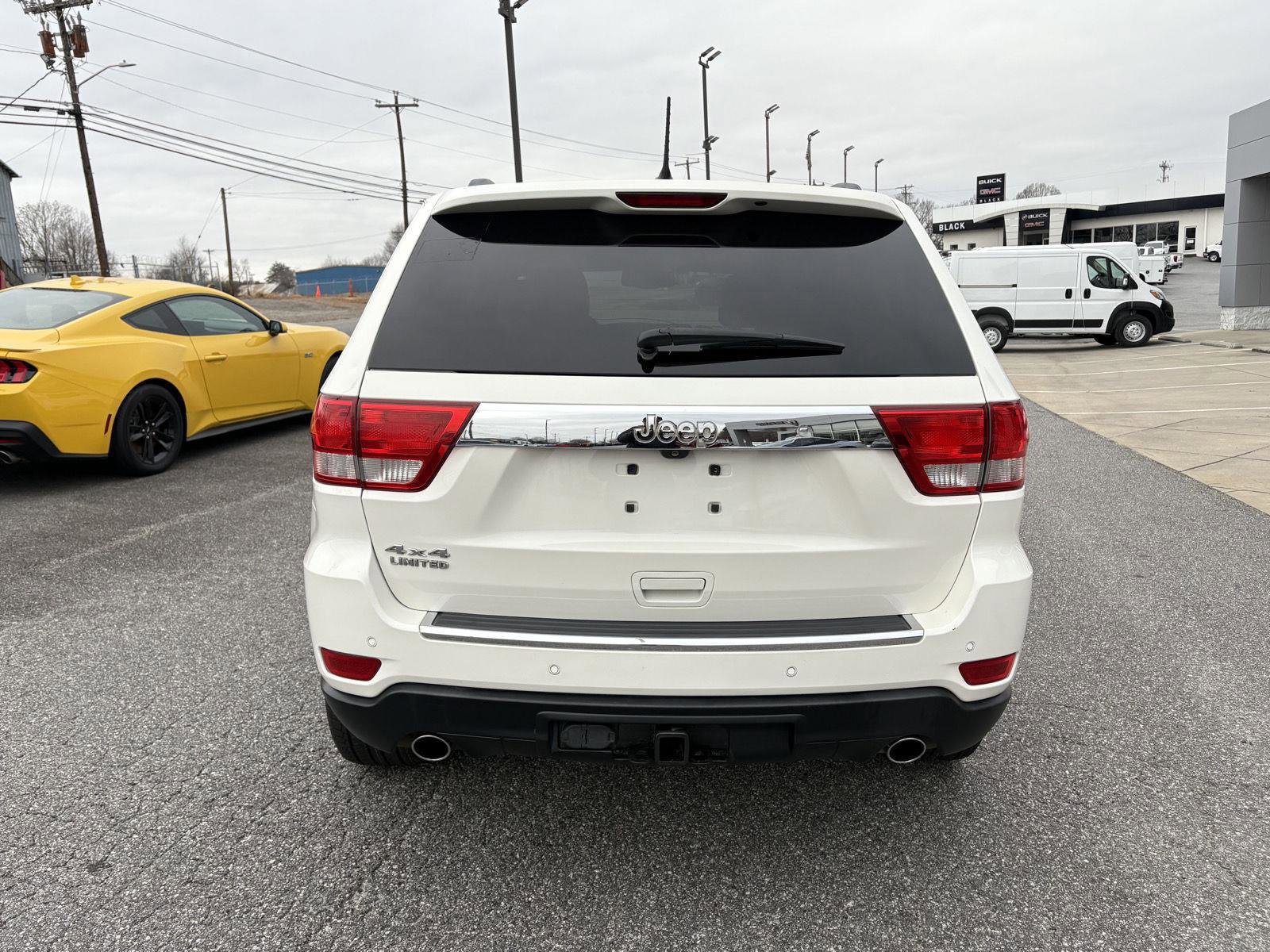 Used 2012 Jeep Grand Cherokee Limited w/ Luxury Group II image 5