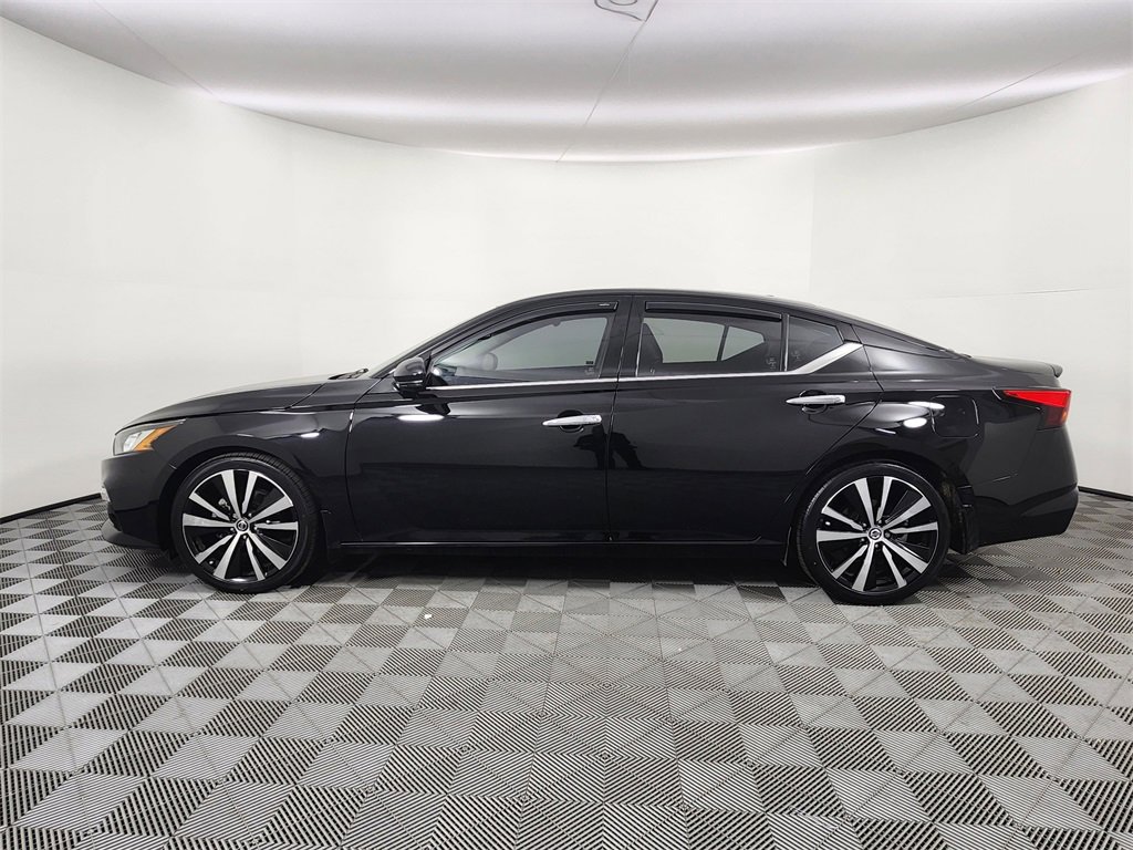 Used 2020 Nissan Altima 2.0 Platinum image 2