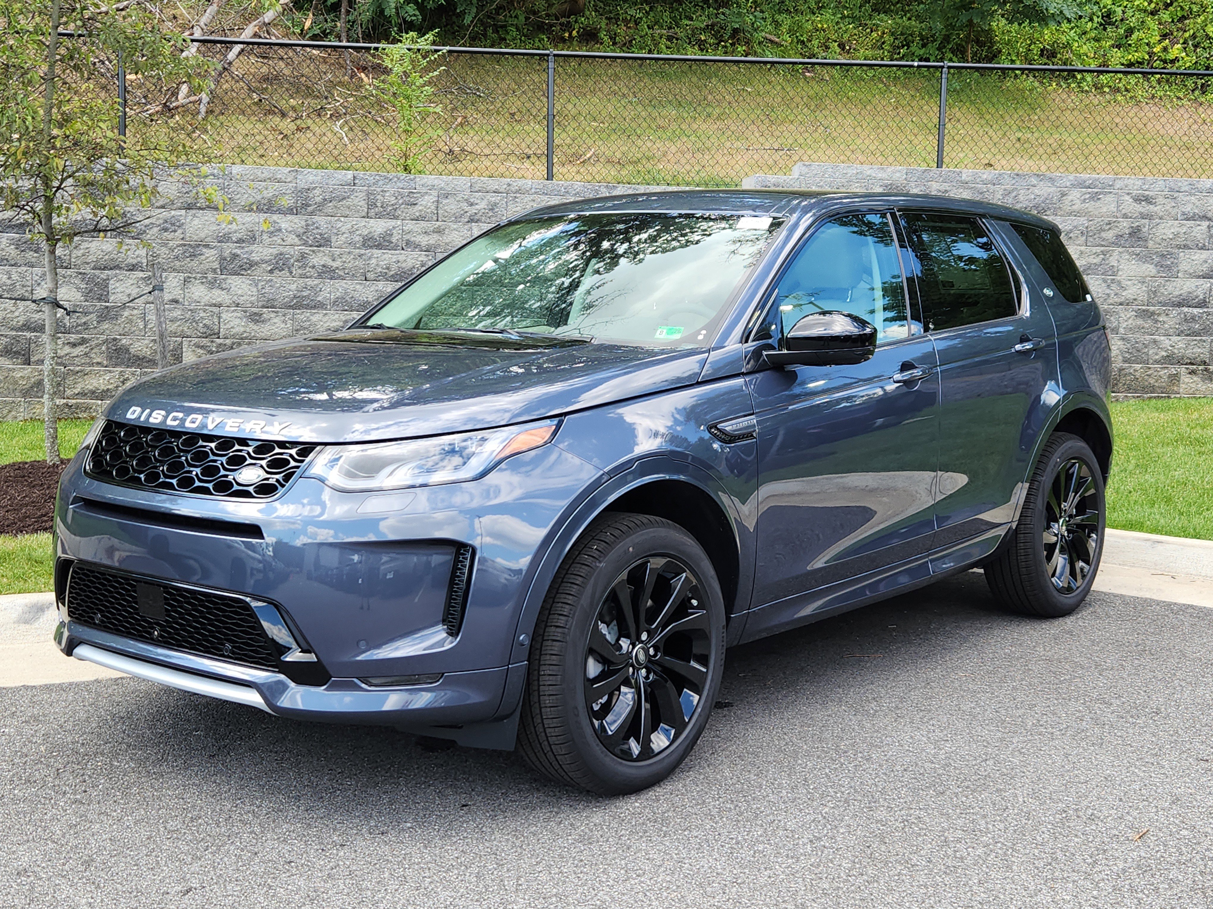 New 2025 Land Rover Discovery Sport S