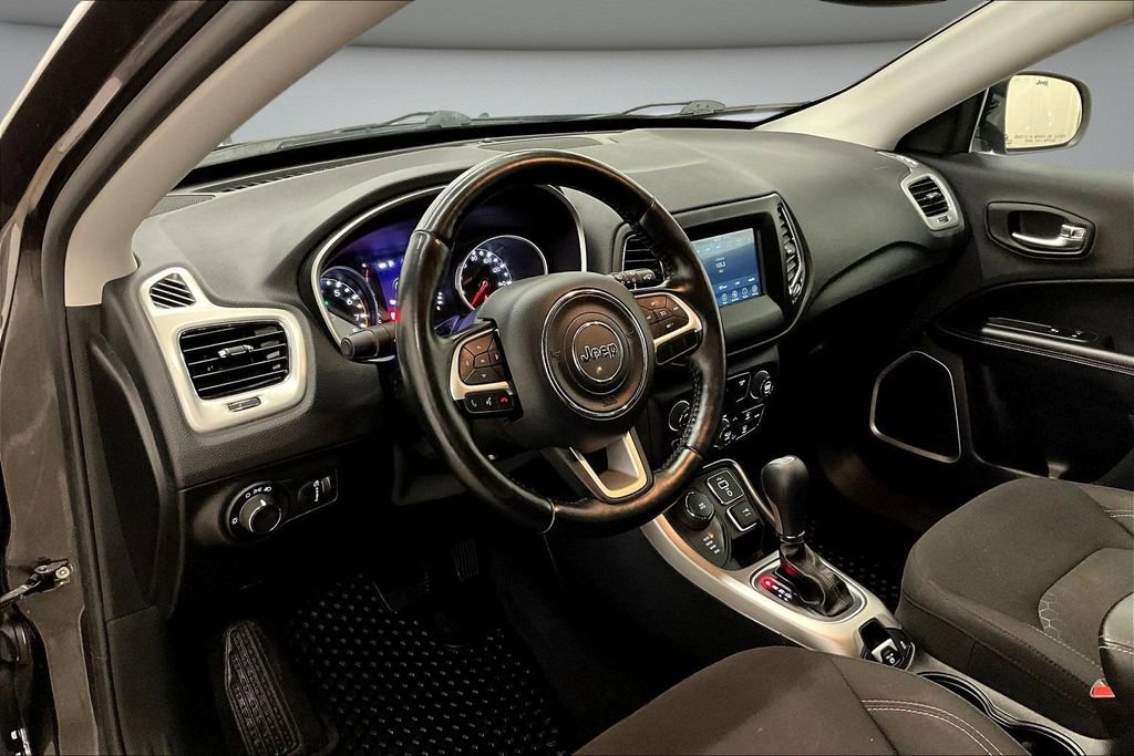 Used 2020 Jeep Compass Sport w/ Cold Weather Group image 17