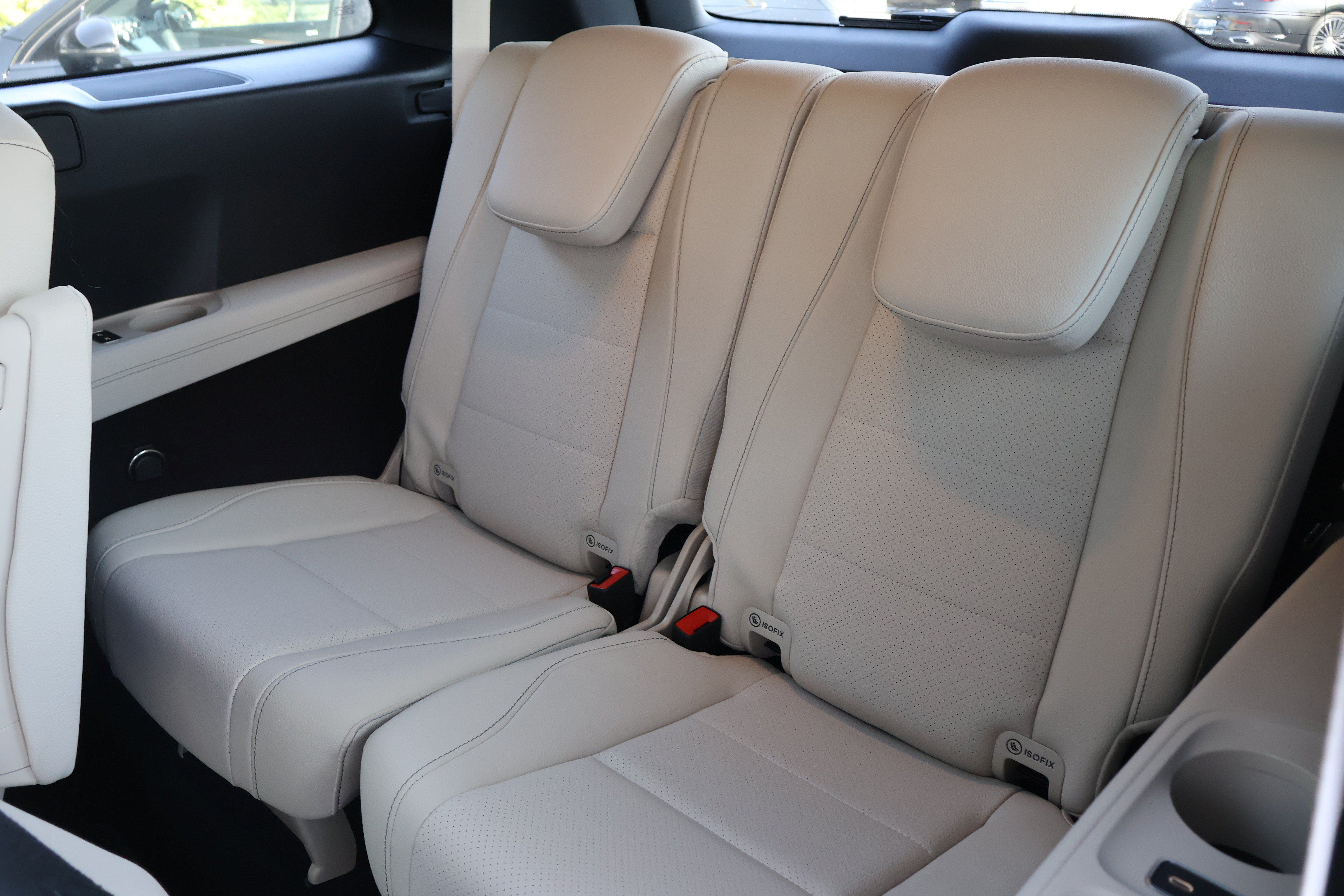 Used 2025 Mercedes-Benz GLS 450 4MATIC image 18