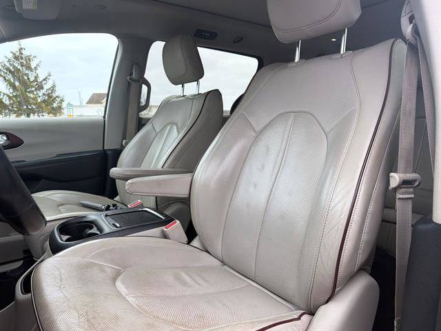 Used 2019 Chrysler Pacifica Limited image 13
