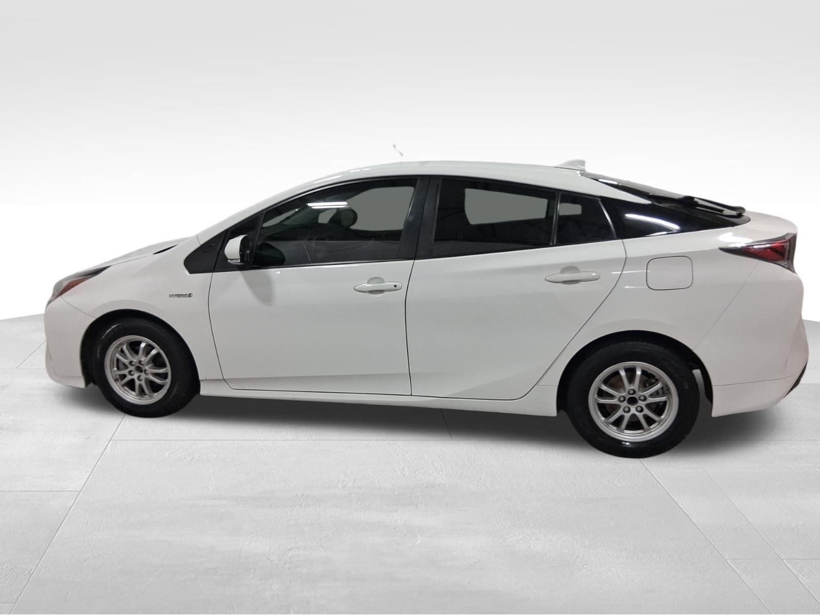 Used 2016 Toyota Prius Two FWD image 5