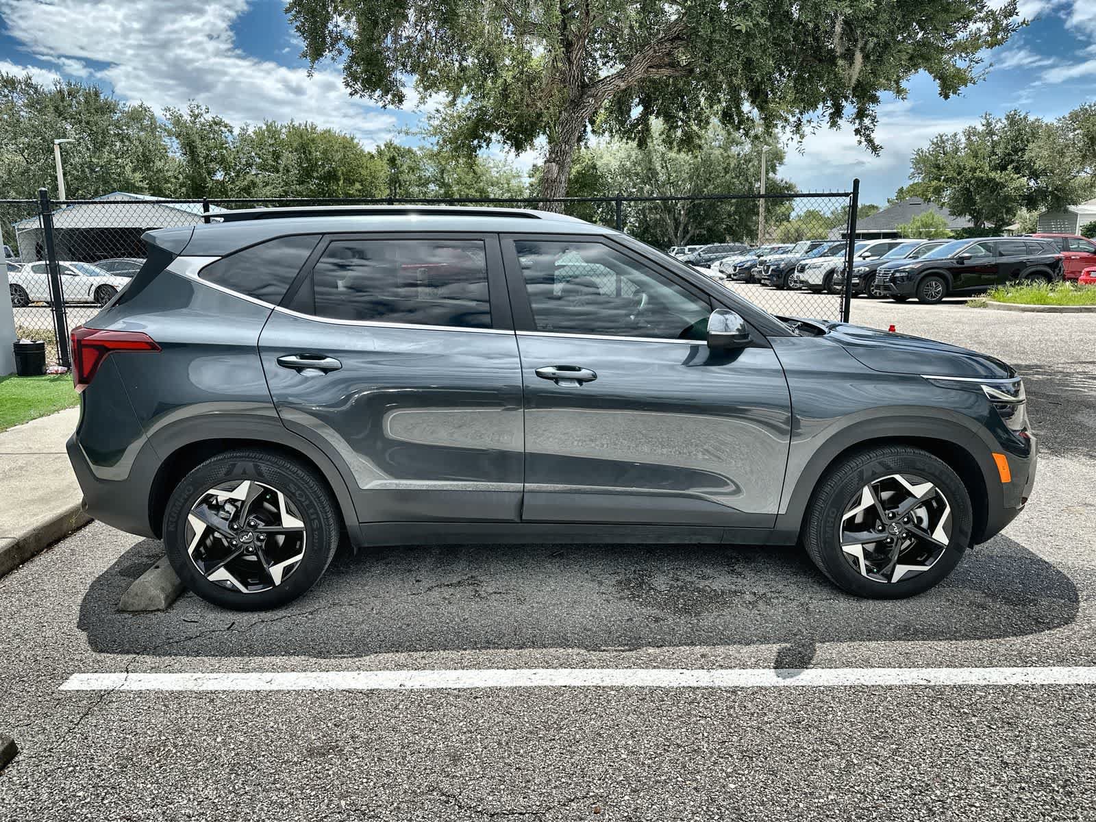Used 2024 Kia Seltos EX FWD image 10