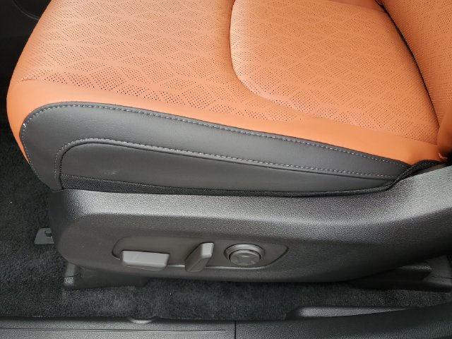 New 2027 Kia Carnival SX w/ Dark Edition Package FWD image 25