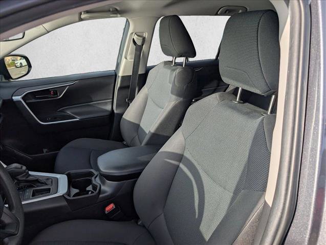 Used 2021 Toyota RAV4 LE image 13