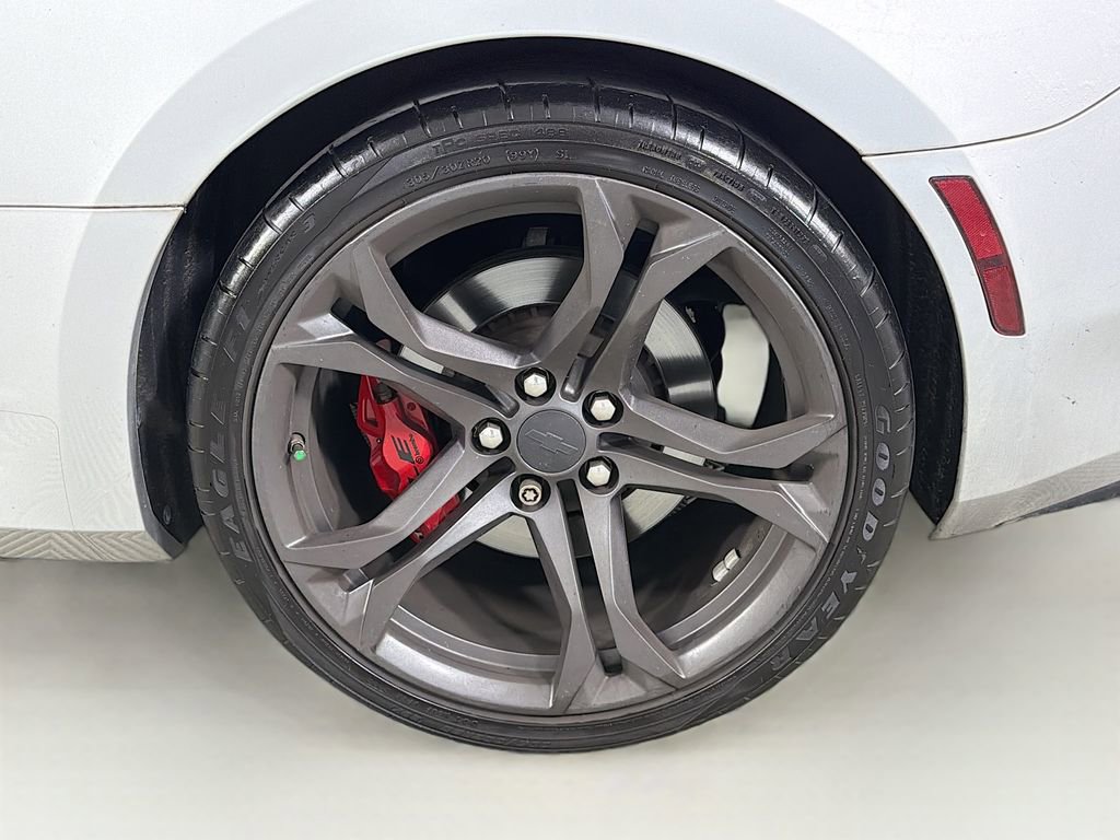 Used 2017 Chevrolet Camaro SS image 28