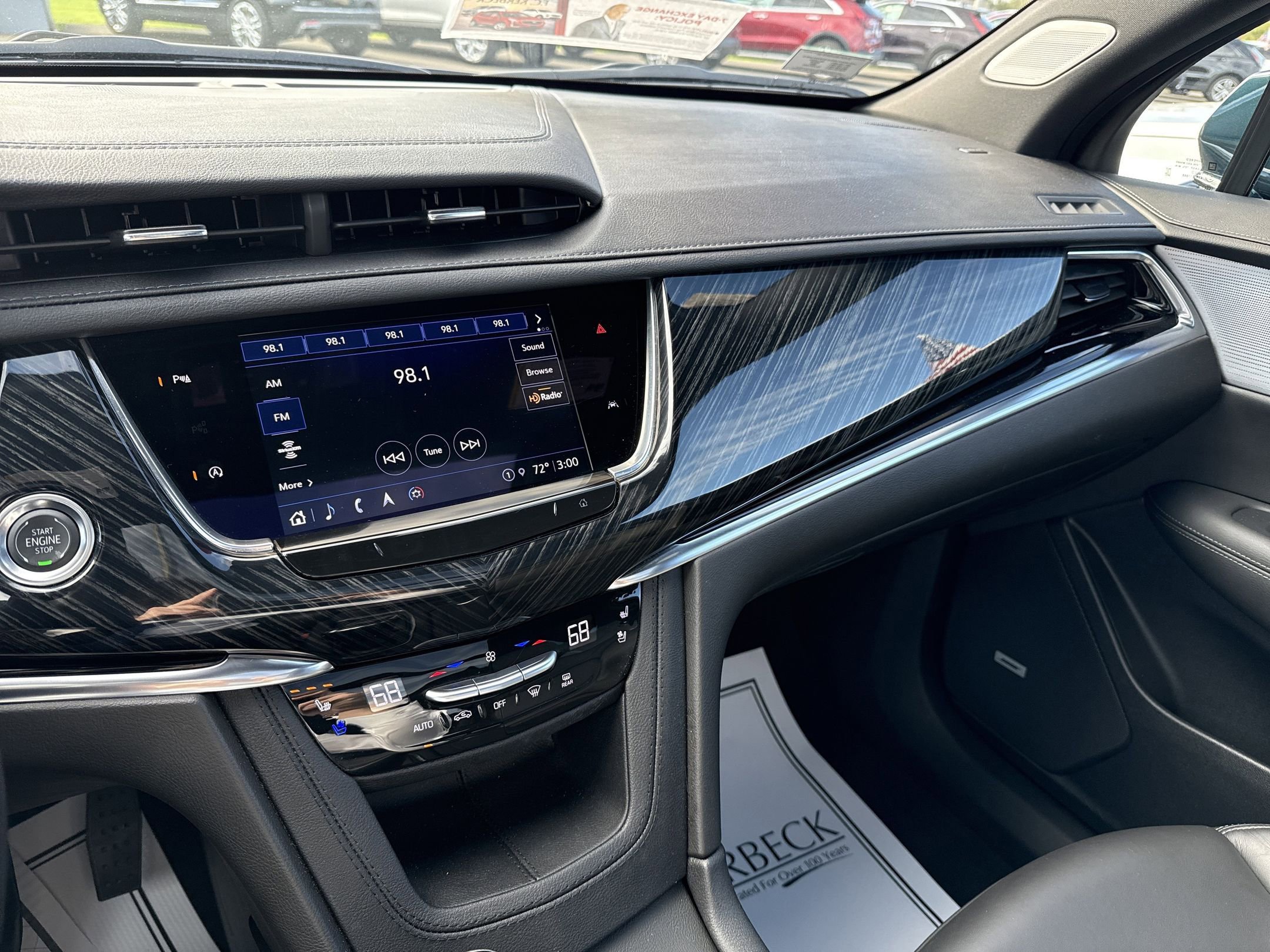 Certified 2025 Cadillac XT6 Premium Luxury FWD image 21