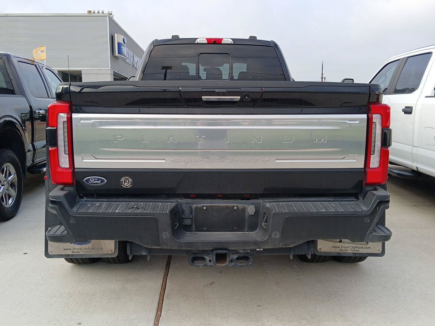 Used 2024 Ford F350 Platinum AWD/4WD image 10
