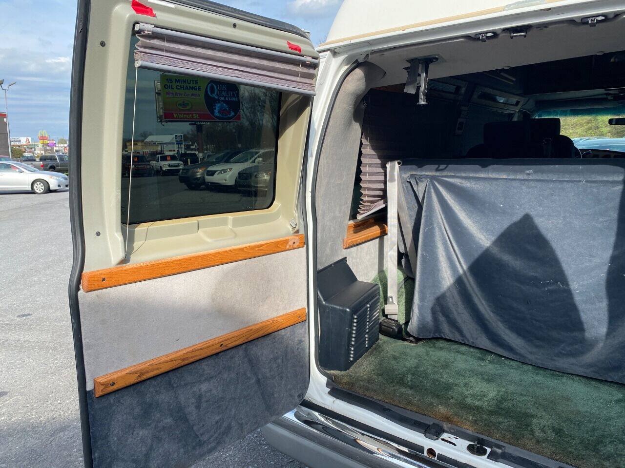 Used 1997 Ford E-150 and Econoline 150 RWD image 19