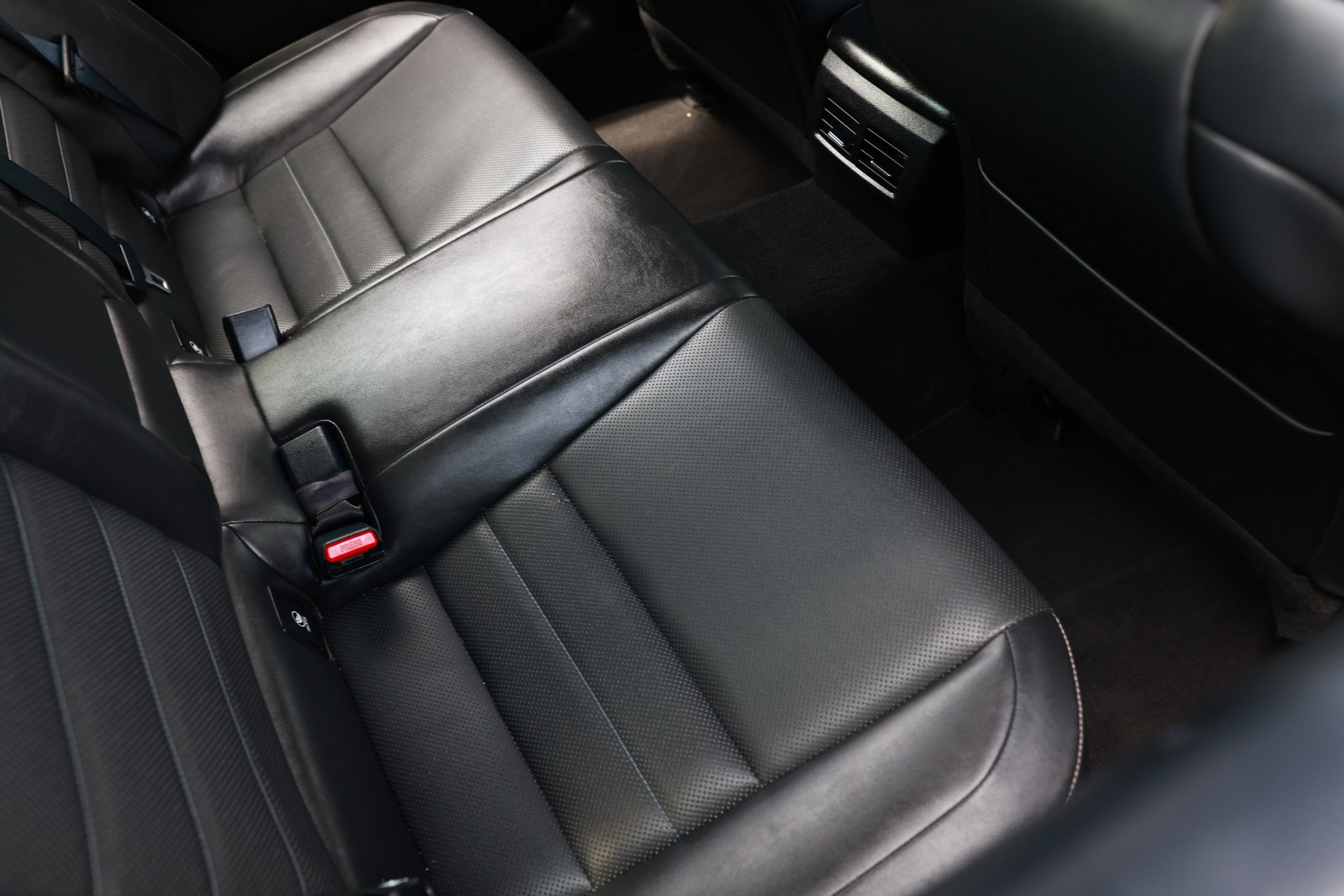 Used 2016 Lexus IS 350 RWD image 16