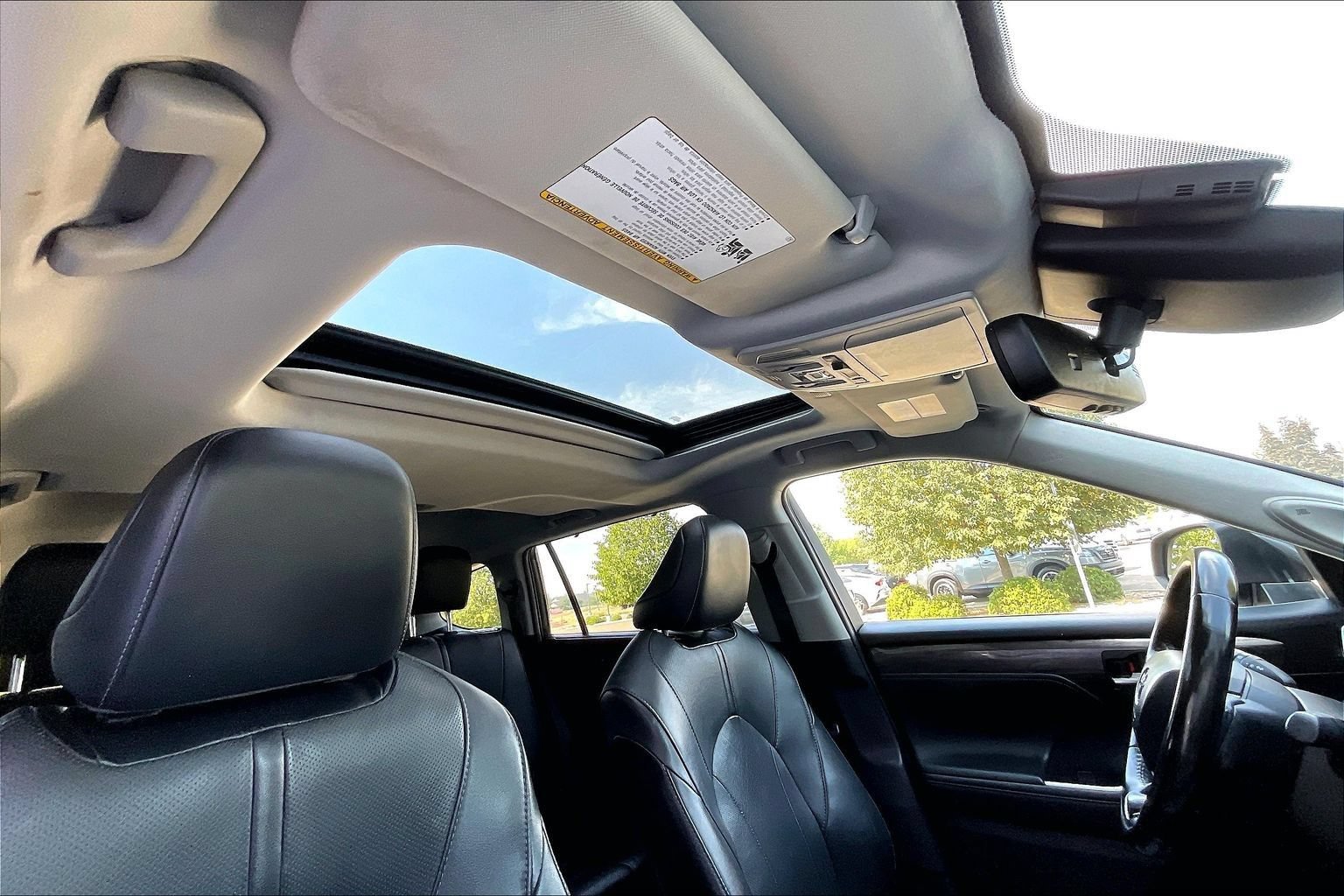 Used 2021 Toyota Highlander Limited AWD/4WD image 26