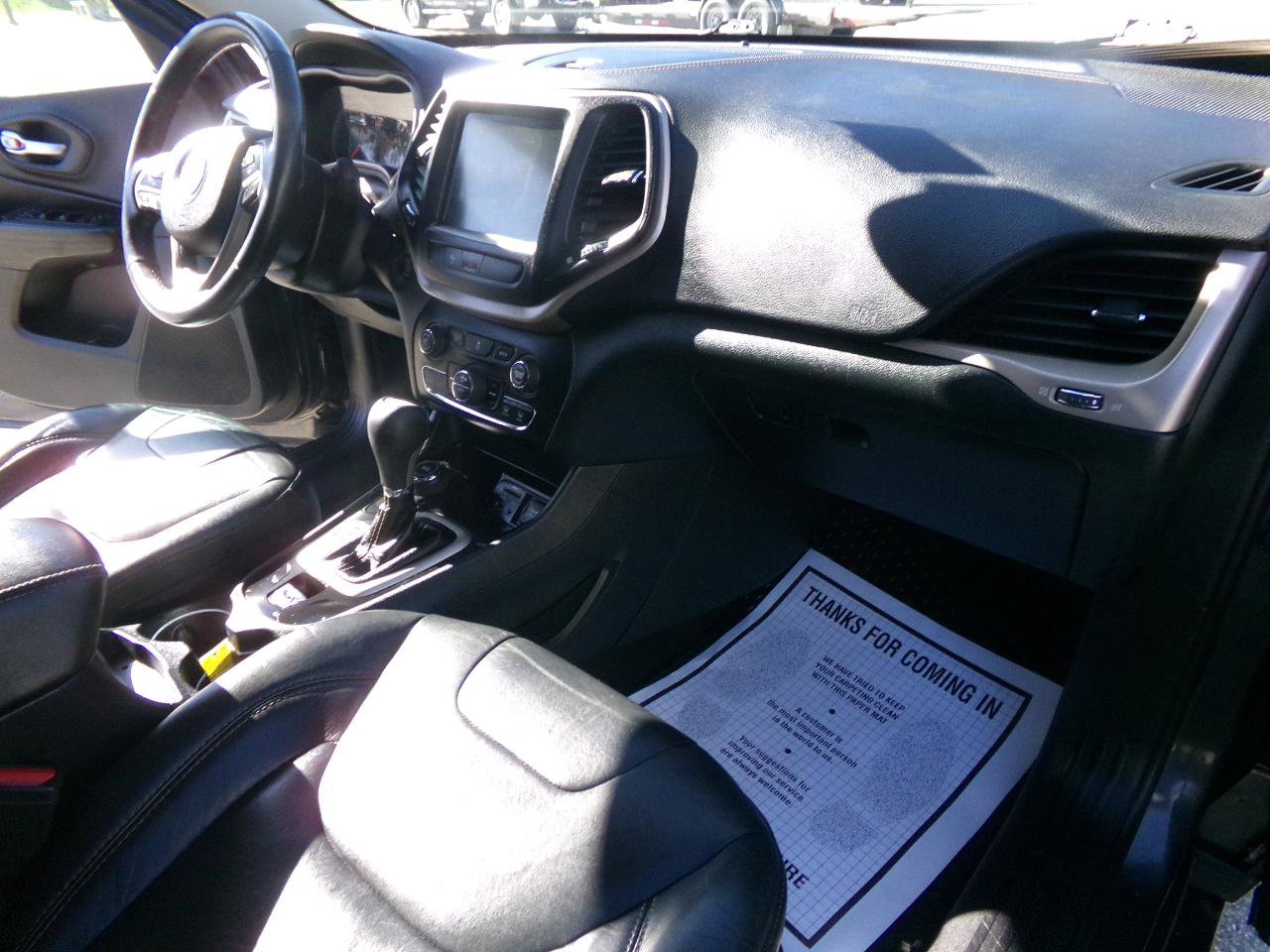 Used 2016 Jeep Cherokee Limited image 13