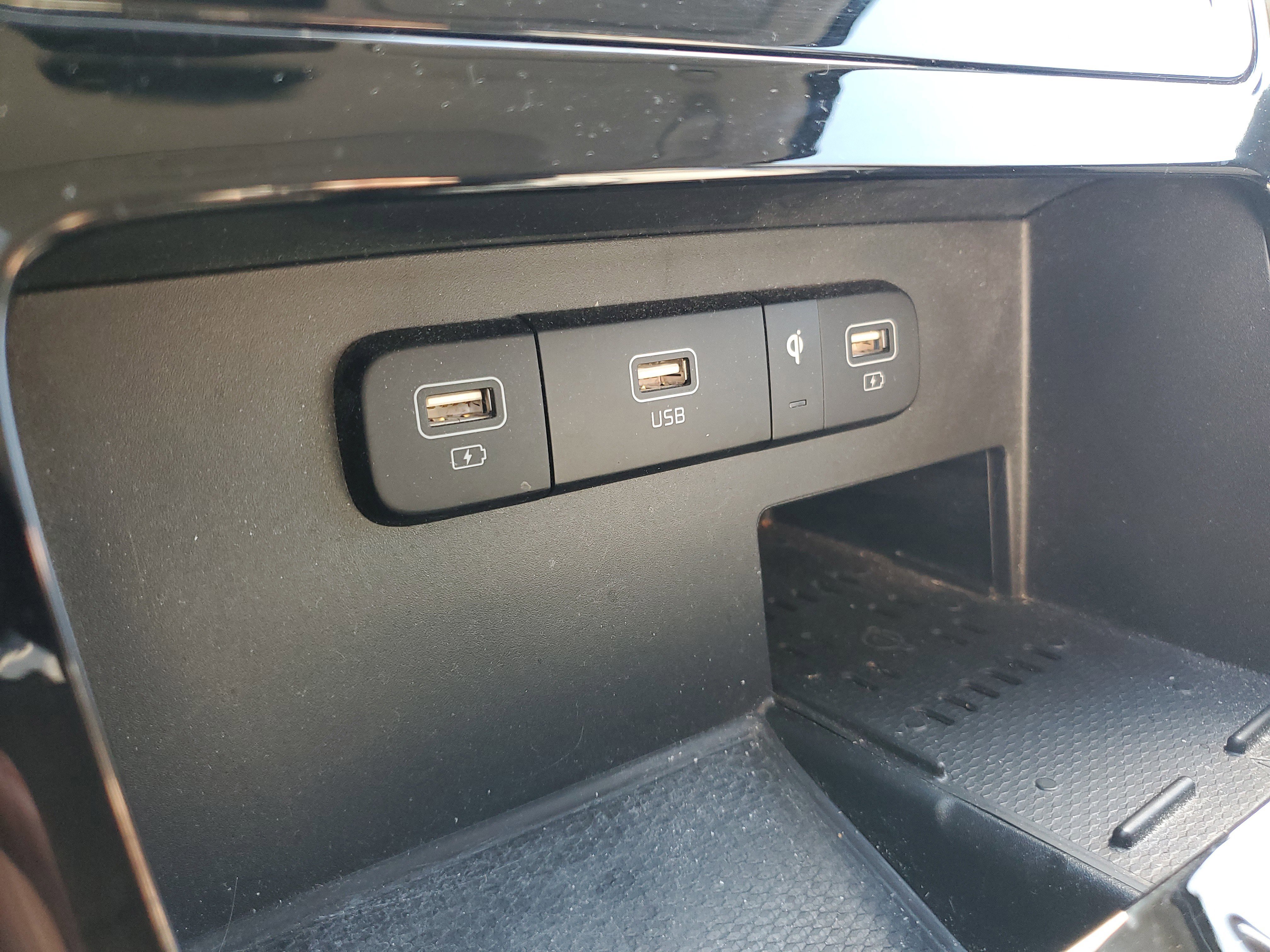 Used 2022 Kia Carnival SX Prestige image 38