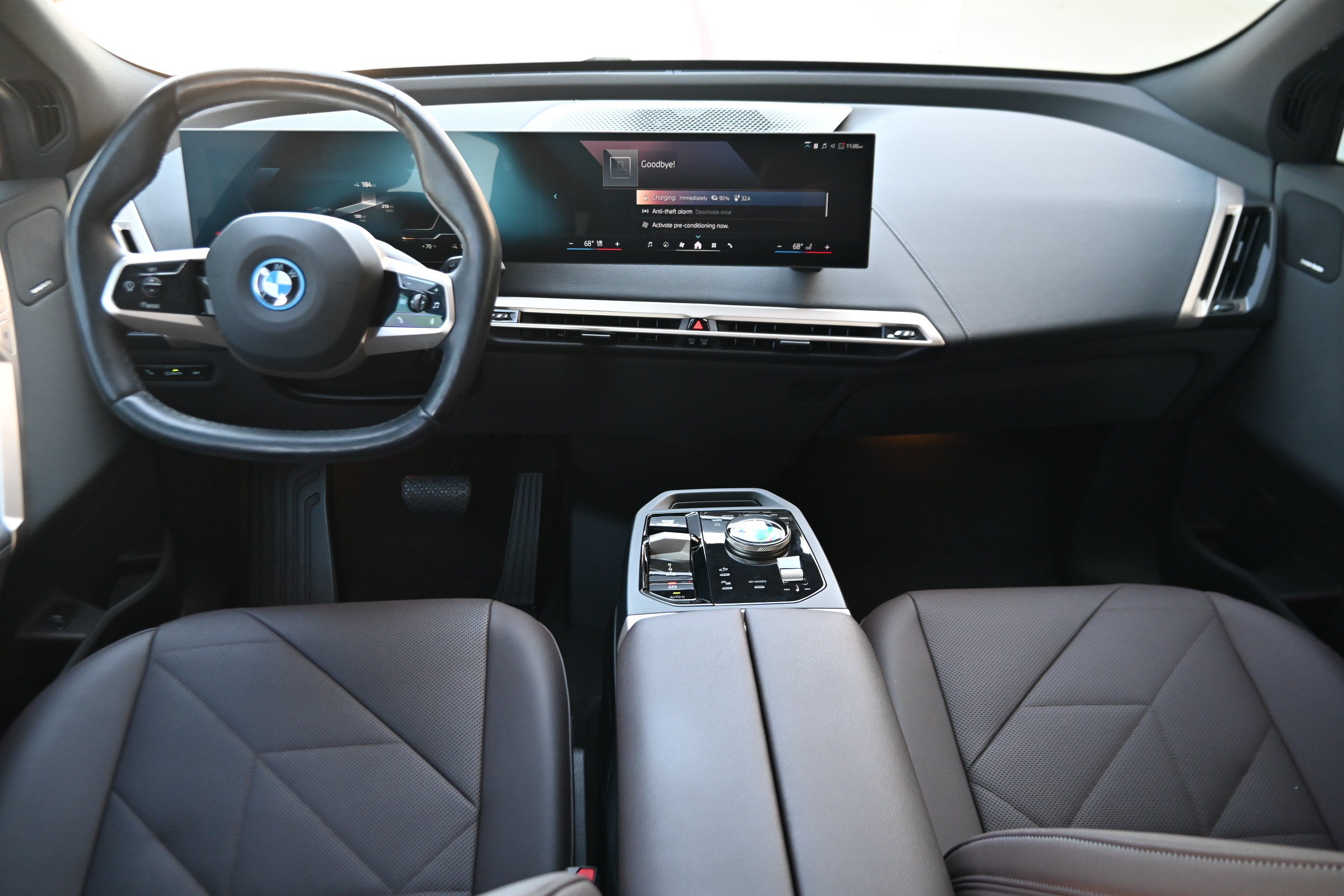 Used 2024 BMW iX xDrive50 w/ Premium Package AWD/4WD image 16