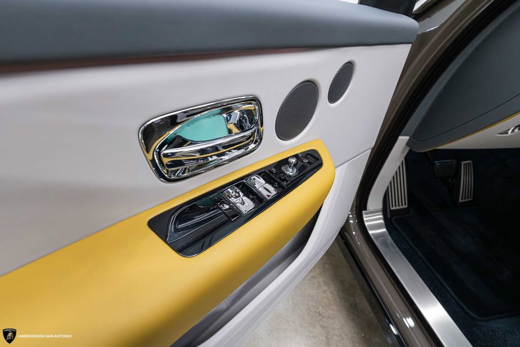 Used 2025 Rolls-Royce Cullinan w/ Dynamic Package image 42