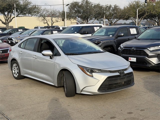 Used 2024 Toyota Corolla LE image 3