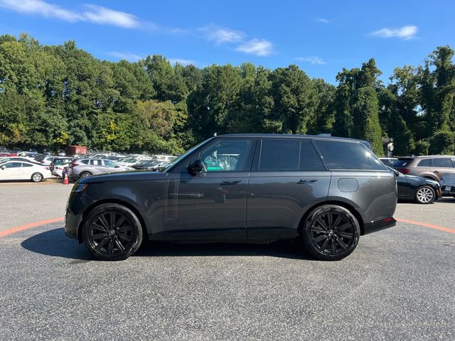 Used 2025 Land Rover Range Rover Autobiography image 2