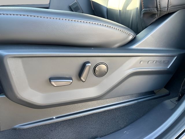New 2026 Ford F350 Lariat w/ Black Appearance Package image 37