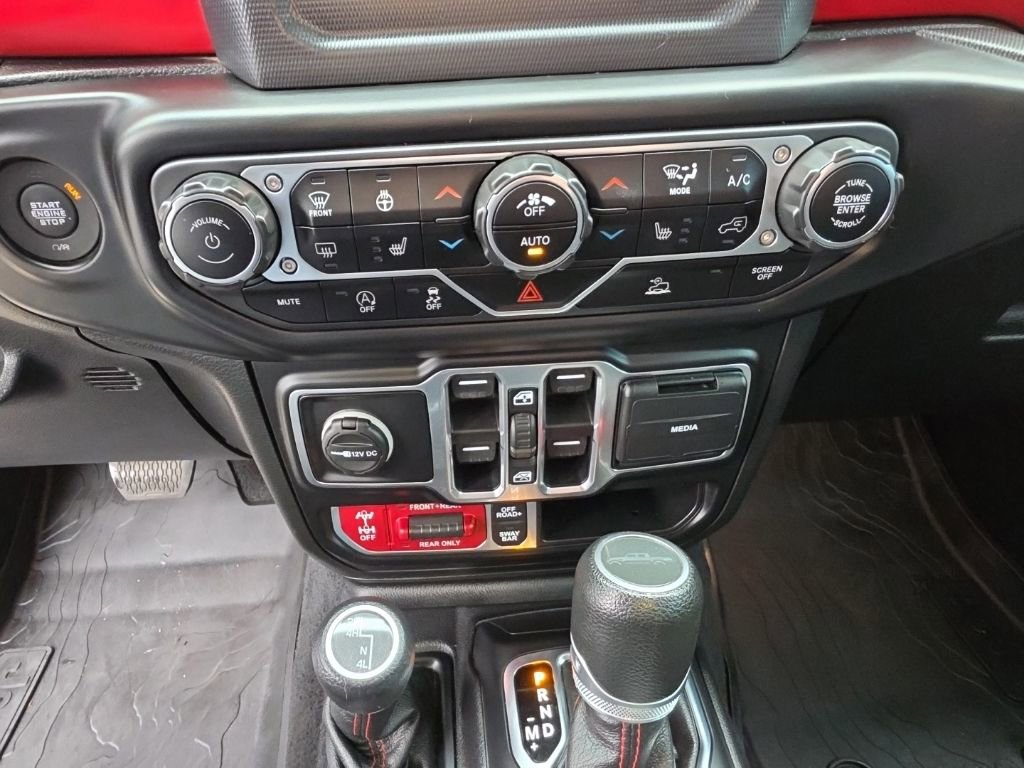 Used 2020 Jeep Gladiator Rubicon w/ LED Lighting Group AWD/4WD image 16