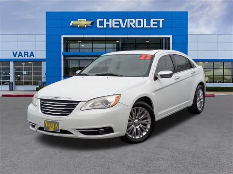 Used 2011 Chrysler 200 Limited FWD image 1