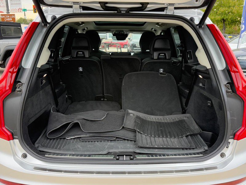 Certified 2022 Volvo XC90 T6 Momentum w/ Advanced Package image 5