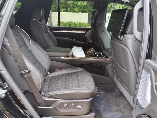 New 2026 Cadillac Escalade Platinum Sport AWD/4WD image 10