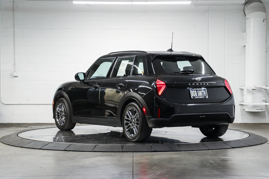 Used 2026 MINI Cooper 4-Door Hardtop FWD image 4