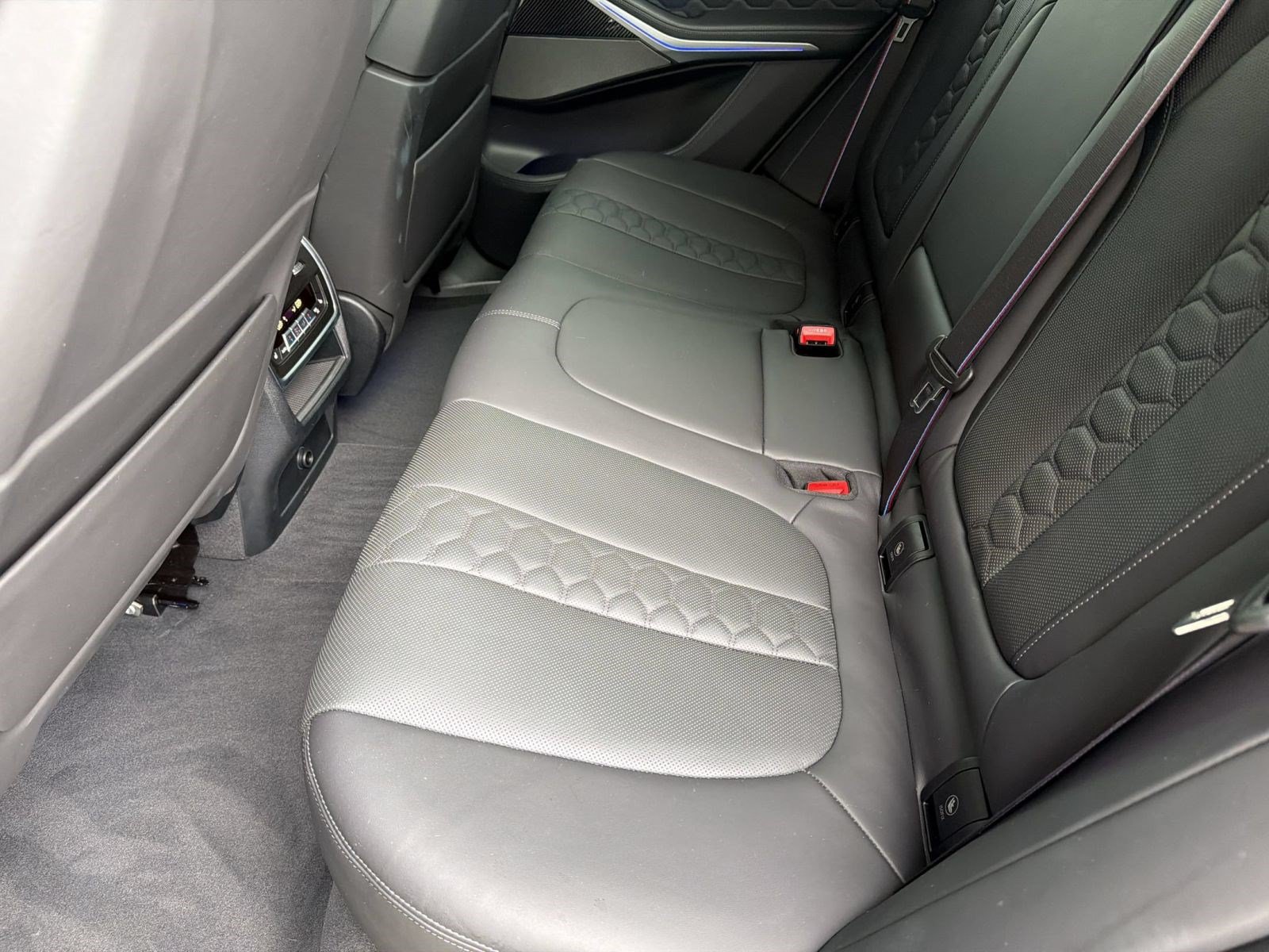 Used 2022 BMW X5 M w/ Competition Package 2 AWD/4WD image 25