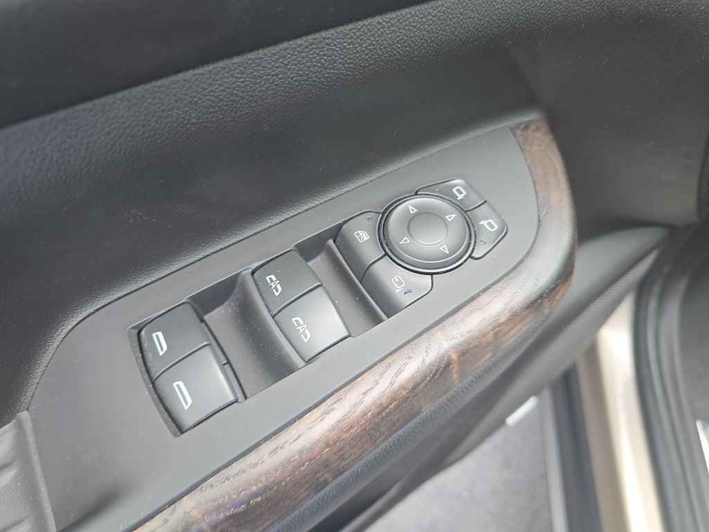 Used 2023 GMC Acadia Denali AWD/4WD image 13