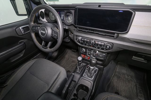 Used 2024 Jeep Wrangler Unlimited AWD/4WD image 19