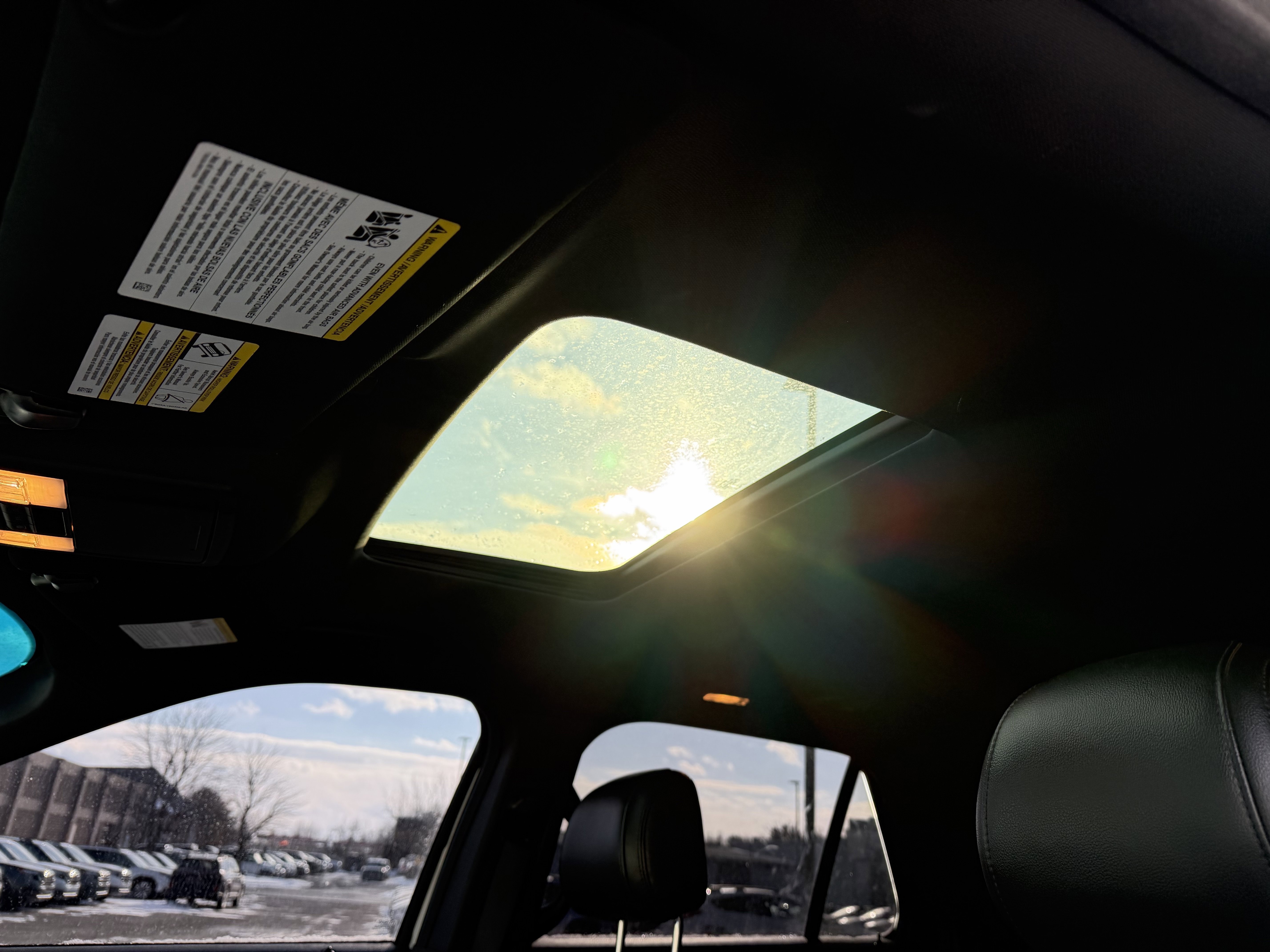 Used 2017 Ford Explorer XLT w/ Equipment Group 202A image 3