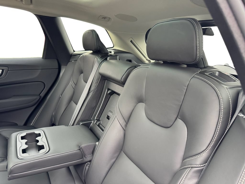 New 2026 Volvo XC60 B5 Ultra w/ Protection Package Premier AWD/4WD image 28