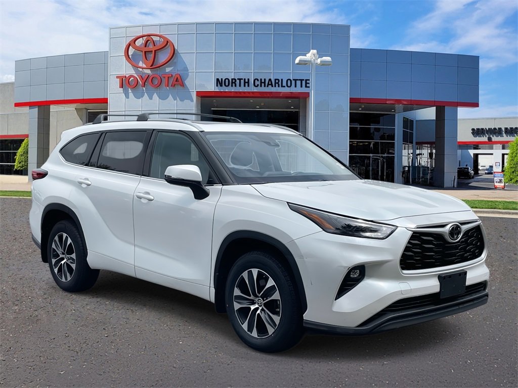 Used 2022 Toyota Highlander XLE
