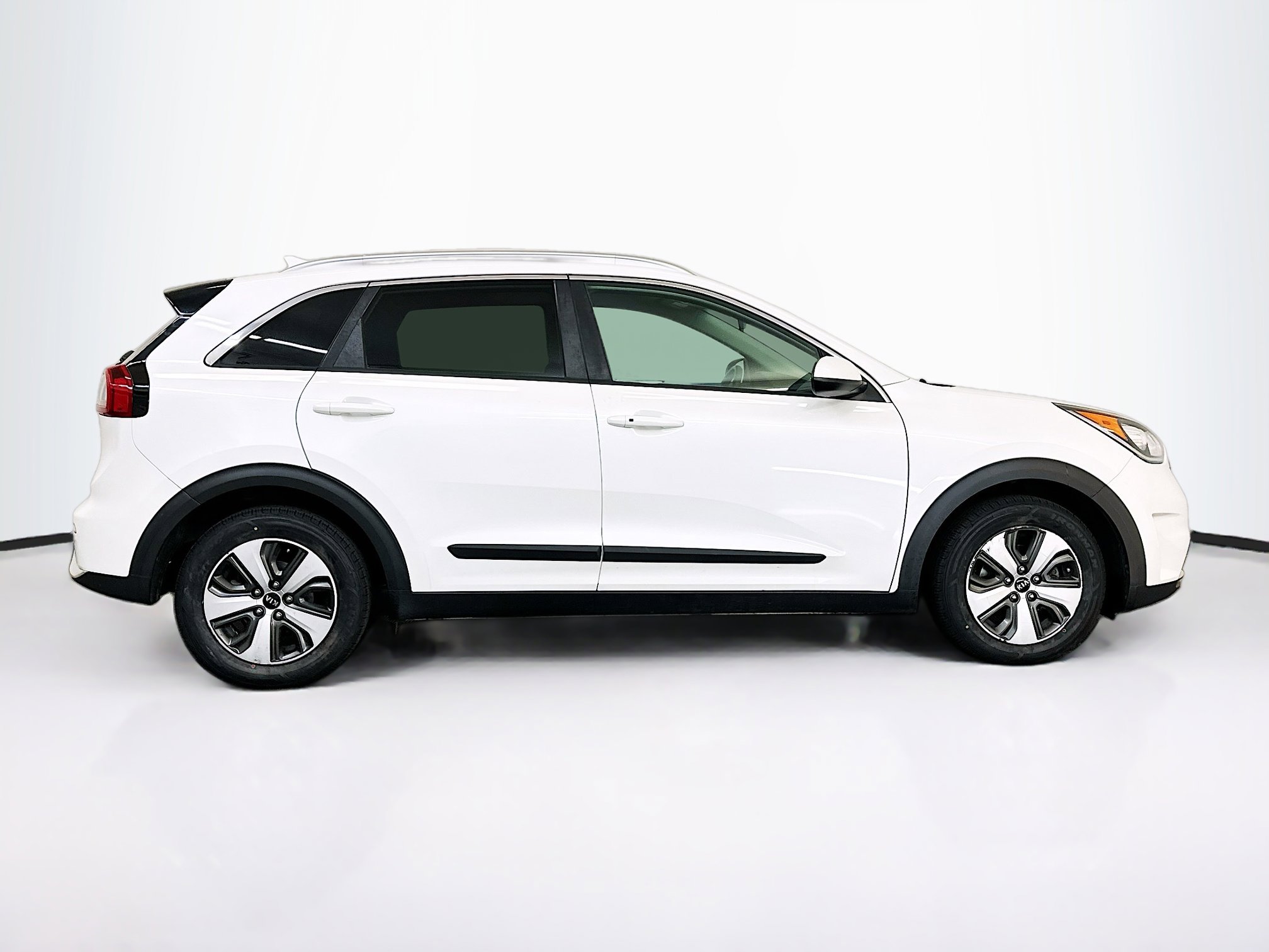 Used 2018 Kia Niro LX image 10