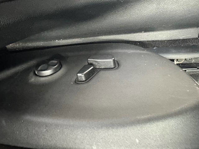 Used 2017 Jeep Cherokee Latitude w/ Comfort & Sound Group image 16