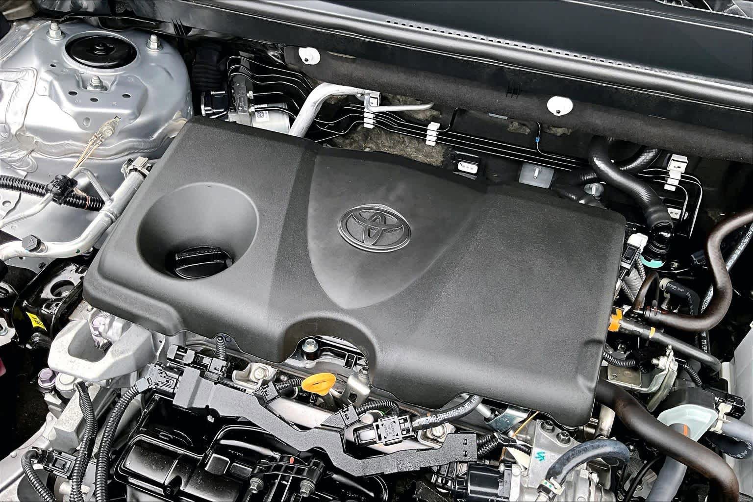 Used 2024 Toyota RAV4 XLE AWD/4WD image 31