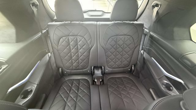 Used 2024 BMW X7 xDrive40i w/ M Sport Package AWD/4WD image 65