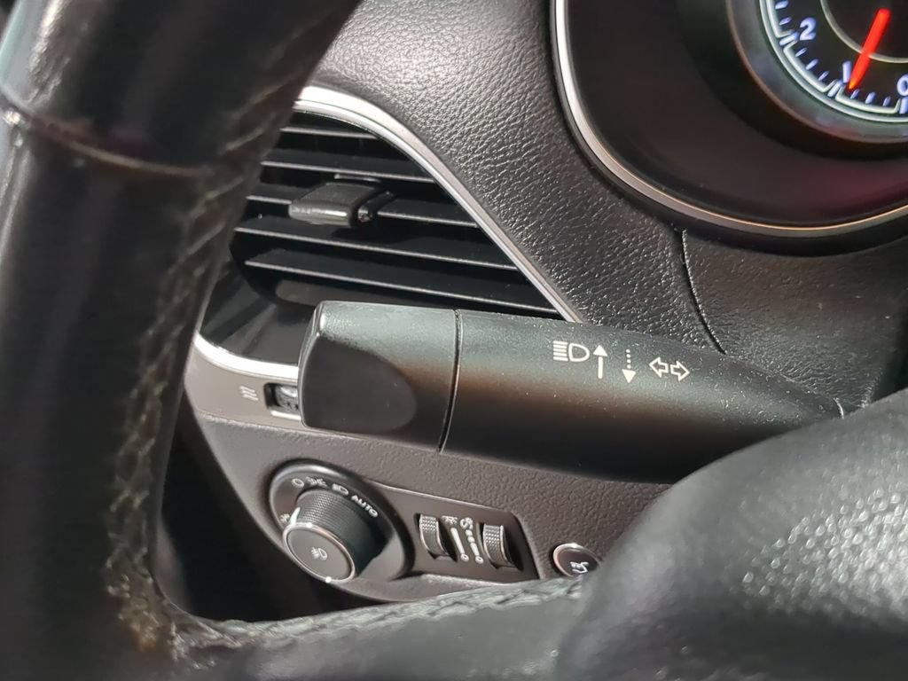 Used 2019 Jeep Cherokee Limited AWD/4WD image 32