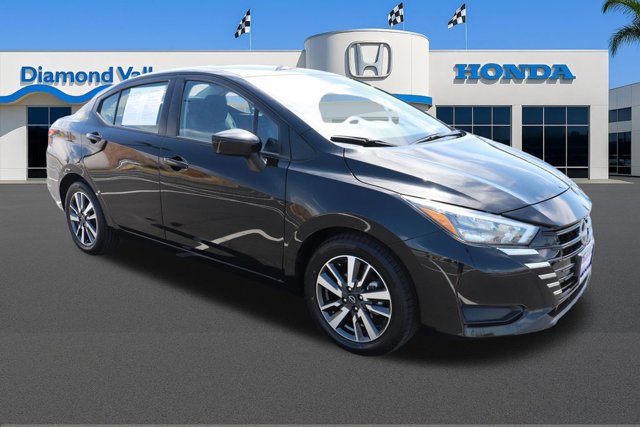 Used 2025 Nissan Versa SV FWD image 1