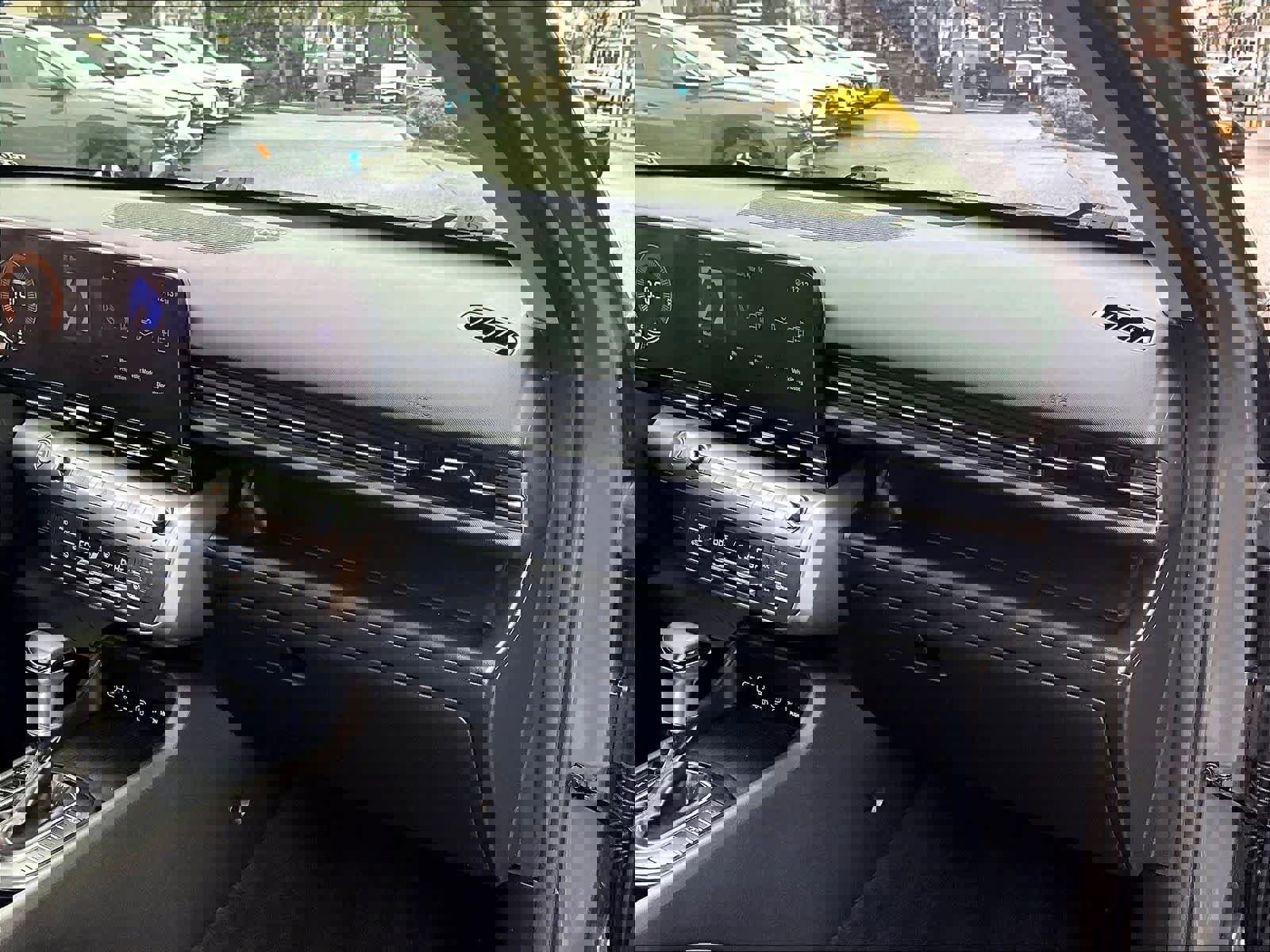 Used 2025 Hyundai Kona SEL AWD/4WD image 13