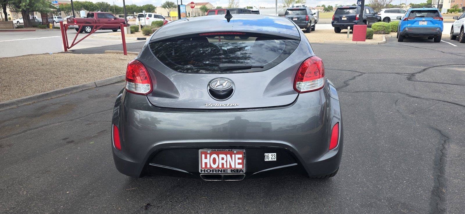 Used 2017 Hyundai Veloster Value Edition FWD image 6