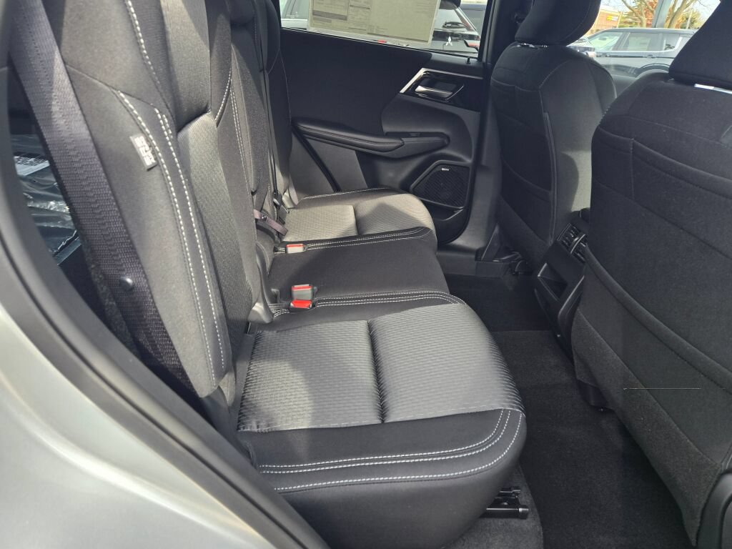 New 2027 Mitsubishi Outlander ES AWD/4WD image 7