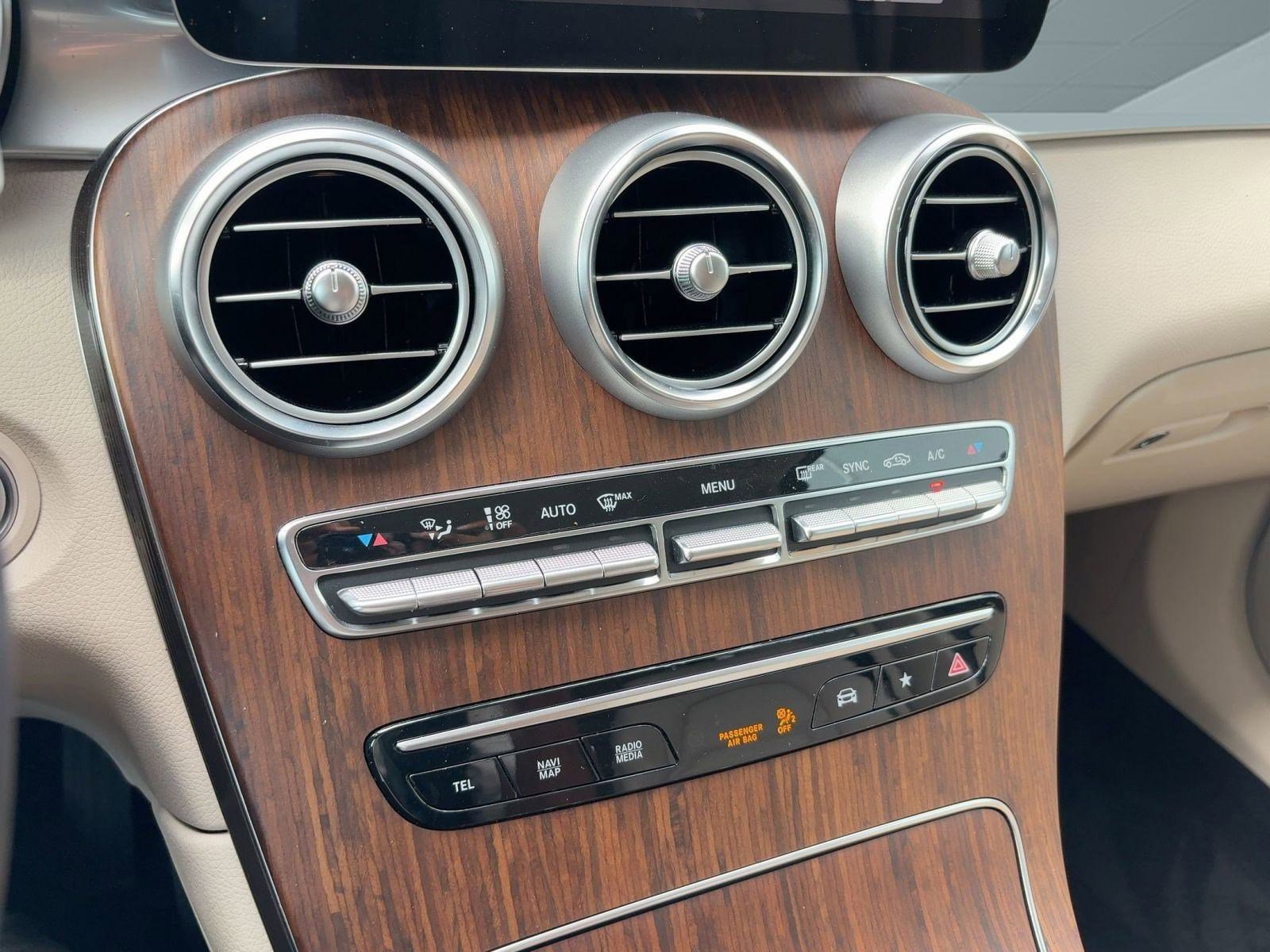 Used 2022 Mercedes-Benz GLC 300 GLC 300 image 25