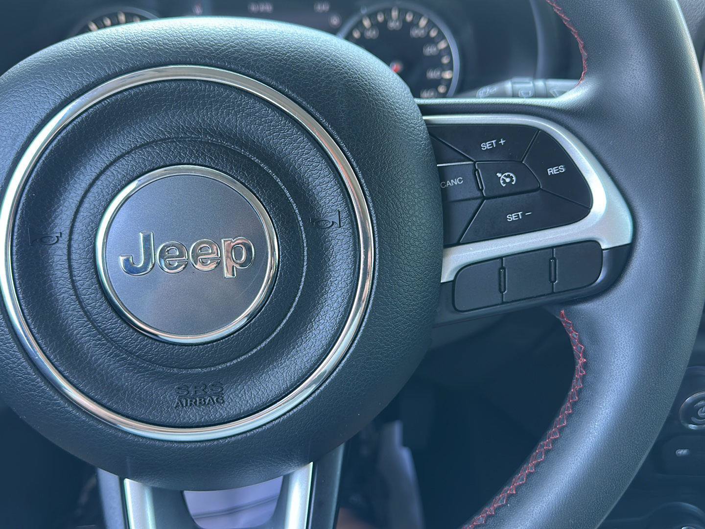 Used 2023 Jeep Renegade Trailhawk AWD/4WD image 27