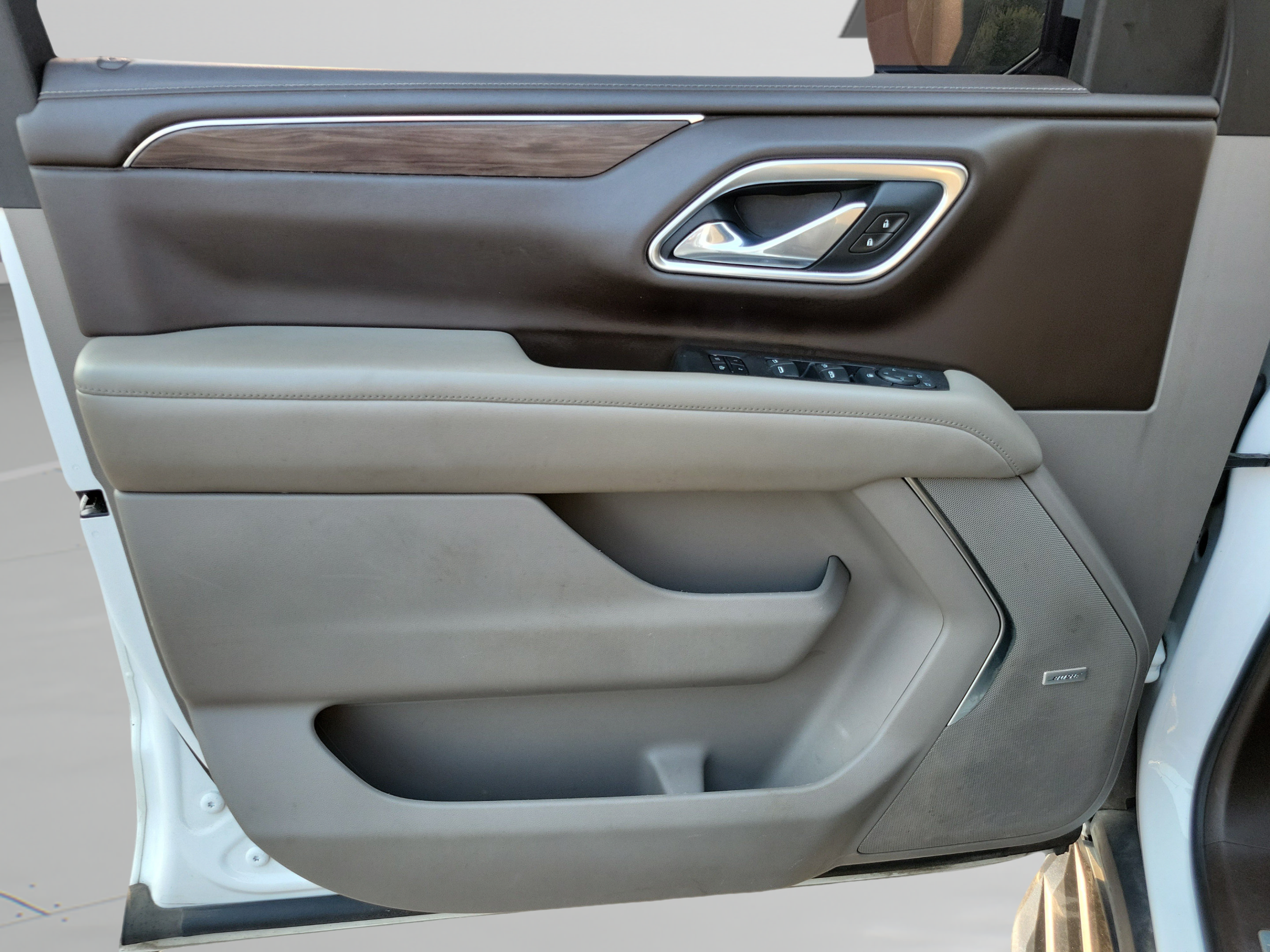 Used 2021 Chevrolet Suburban LT RWD image 19