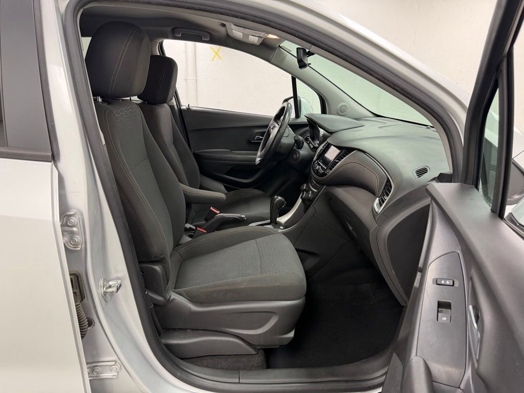 Used 2020 Chevrolet Trax LS w/ Tint and Cruise Package FWD image 10